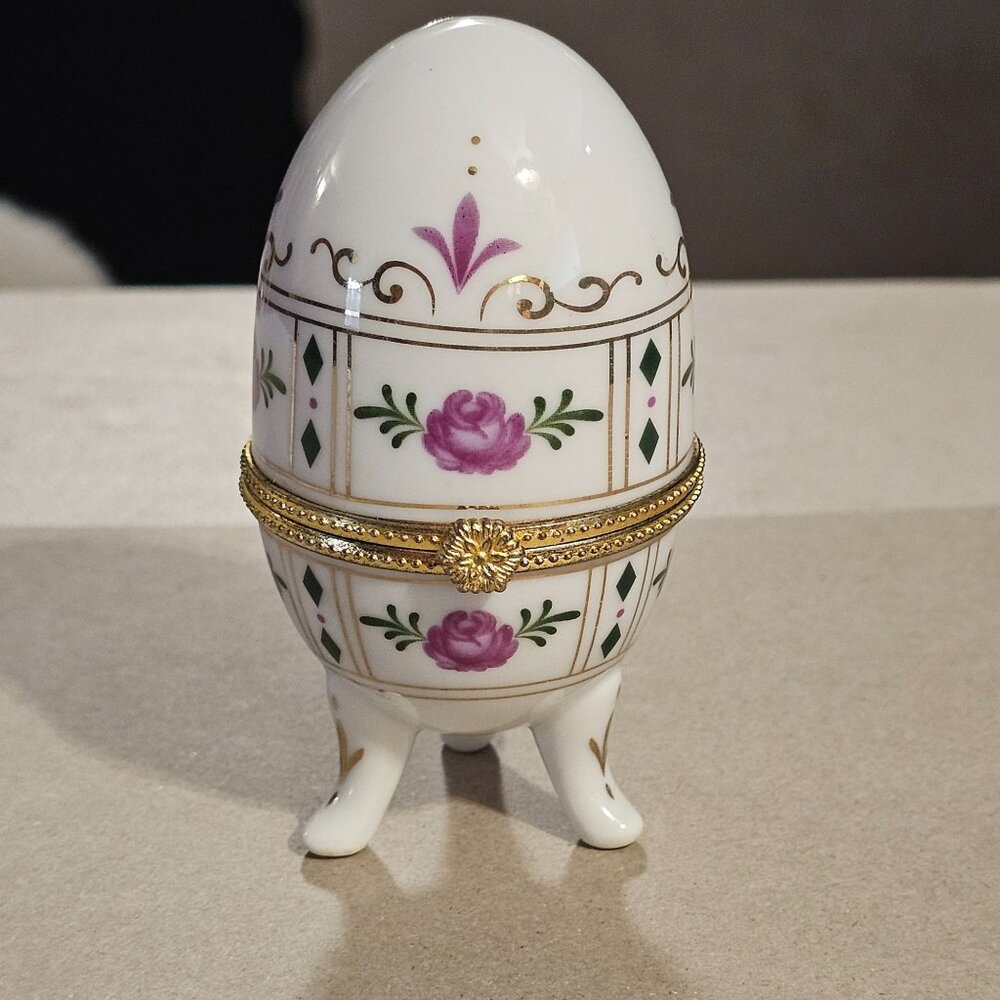 Vintage Porcelain Hinged Footed Egg Shaped Trinket Box Floral Gold Trim 4"